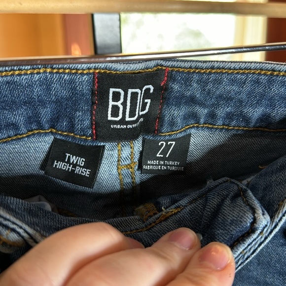 BDG Urban Outfitters Twig High Rise Skinny Jeans Distressed Raw Hem Size 27 - Picture 8 of 9
